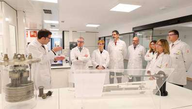 The hydrogen laboratory has been opened by Iñigo Urkullu, First Minister of the Regional Basque Government; Eider Mendoza, Head of the Gipuzkoa Provincial Council: Eneko Goia, mayor of Donostia-San Sebastián; Alex Belaustegui, President of Tecnalia; and Jesús Valero, Managing Director of Tecnalia.