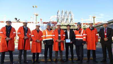 Asistentes a la conmemoración de la llegada del buque metanero número 1.000 a Bahía de Bizkaia Gas. eE